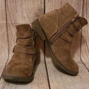 Adorable Camel 11 Booties Zippered